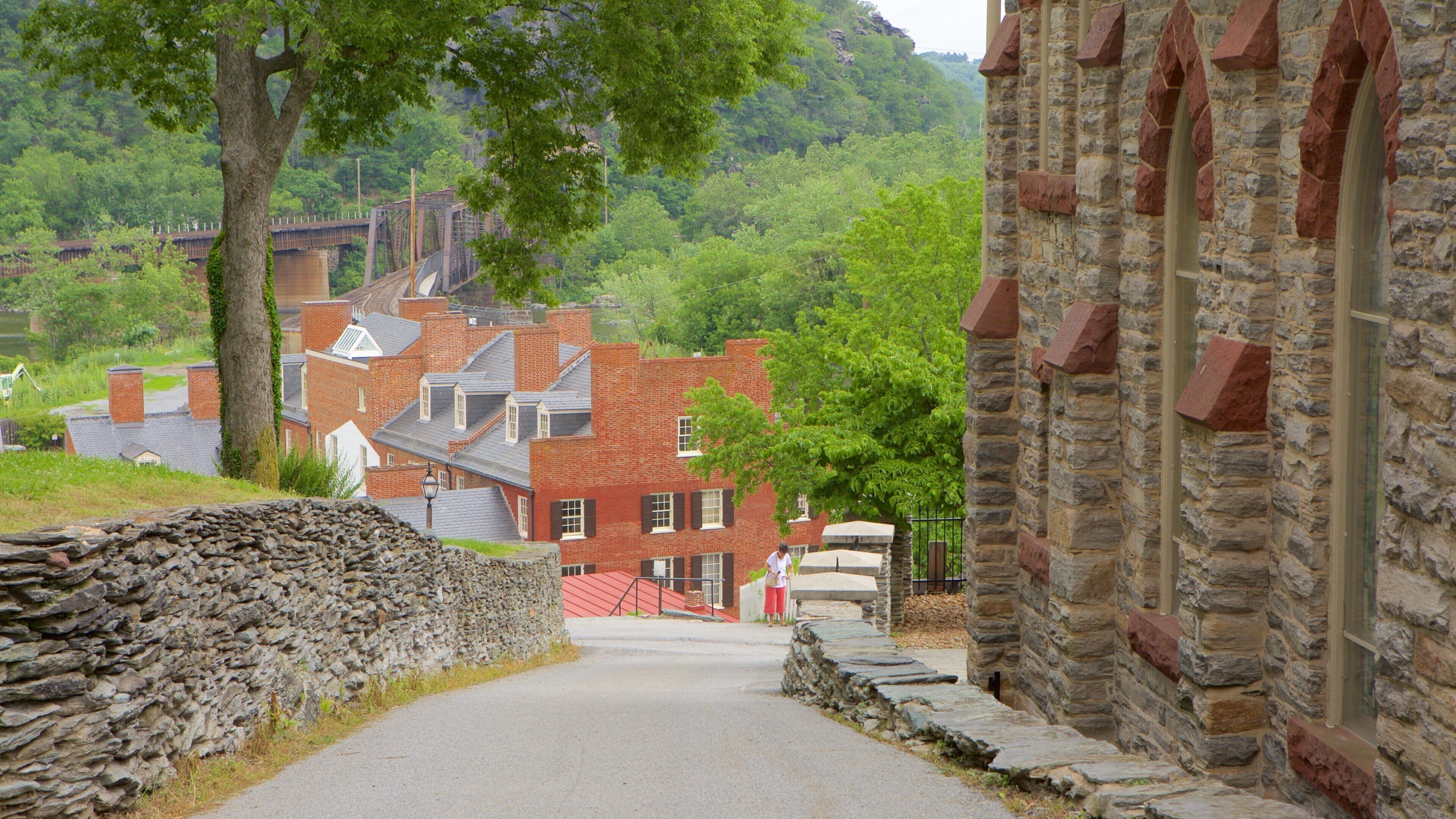 Harpers Ferry National Historical Park which includes heritage elements, street scenes and a small town or village