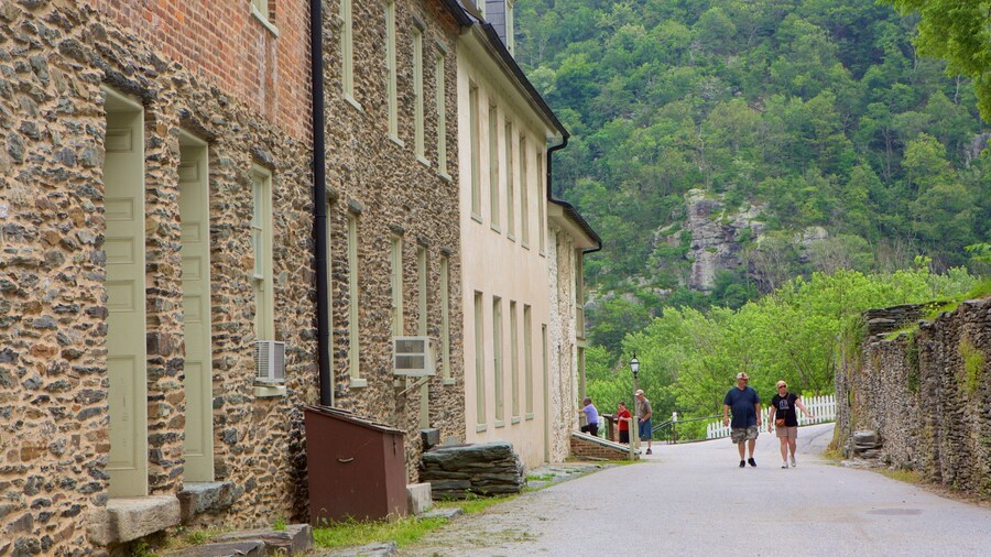 Harpers Ferry National Historical Park featuring heritage elements and a small town or village