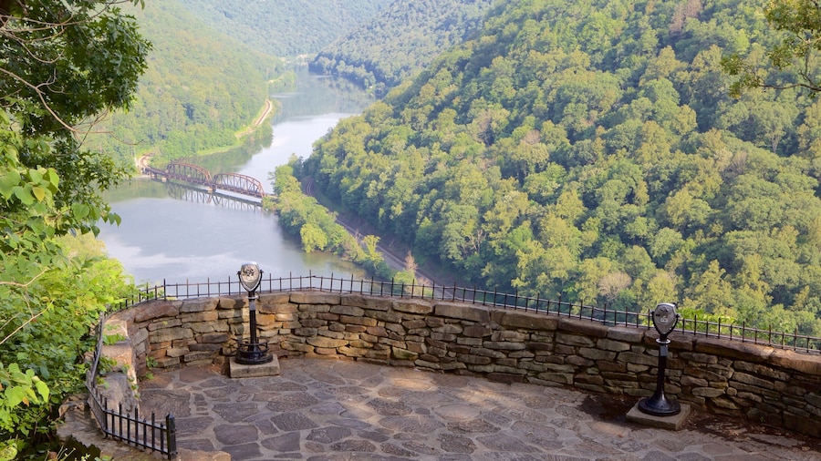 Hawks Nest State Park mostrando cenas tranquilas, um rio ou cĂłrrego e paisagens