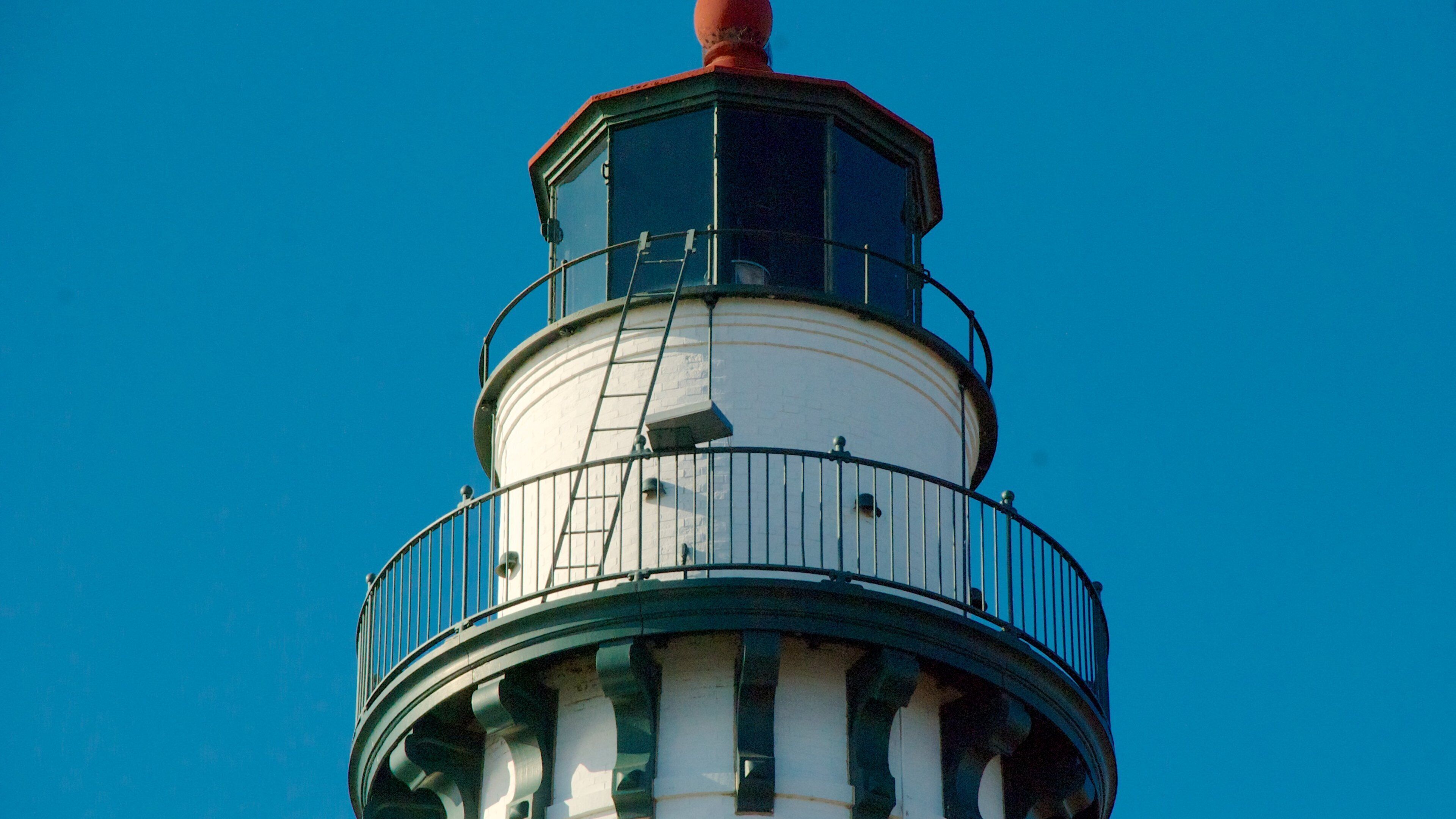 Wind Point Lighthouse which includes heritage architecture and a lighthouse