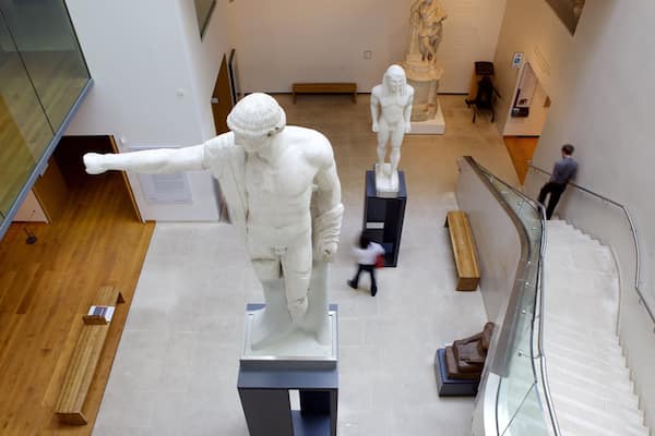 Ashmolean Museum featuring a statue or sculpture