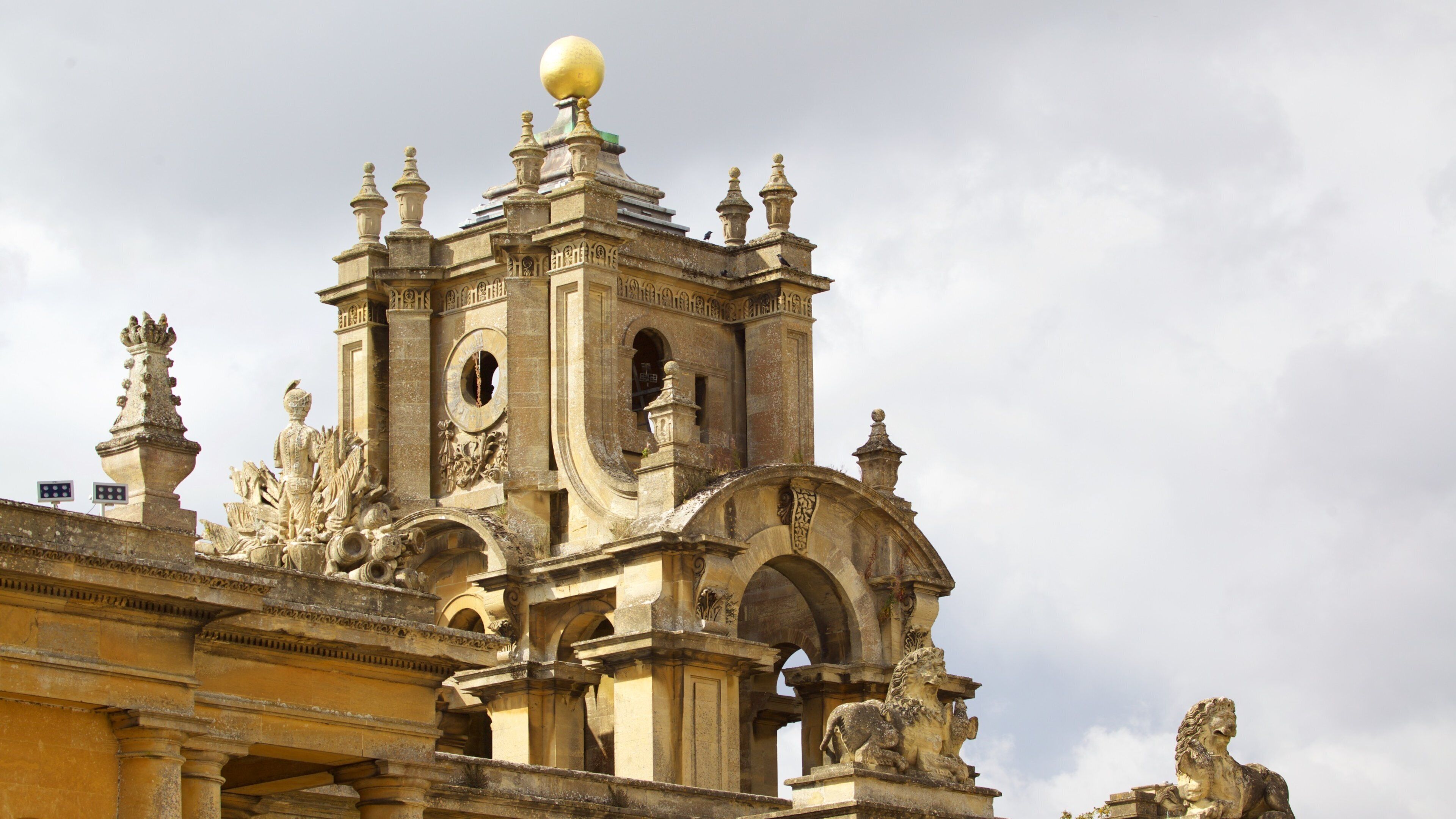 Blenheim Palace som viser historisk arkitektur og kulturarv