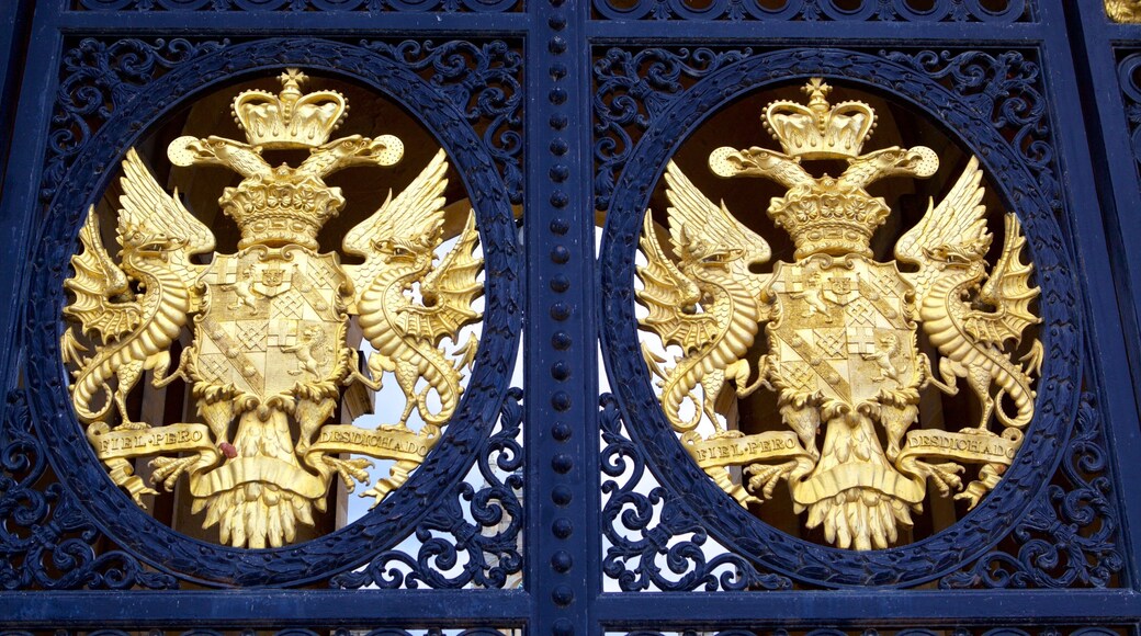 Blenheim Palace showing heritage elements