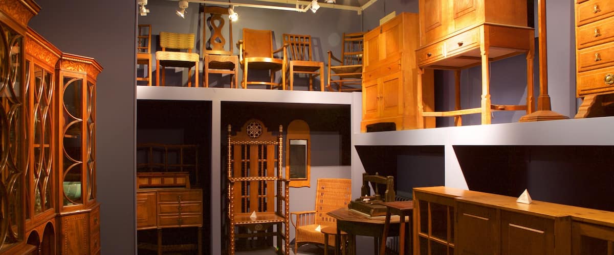チェルトナム美術館 & 博物館 表示 屋内の眺め