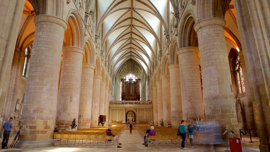 Cathédrale de Gloucester mettant en vedette architecture patrimoniale, une église ou une cathédrale et scÚnes intérieures