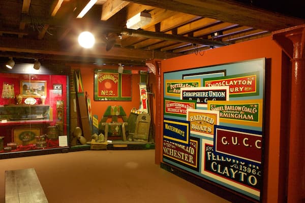 National Waterways Museum som omfatter interiør og skiltning