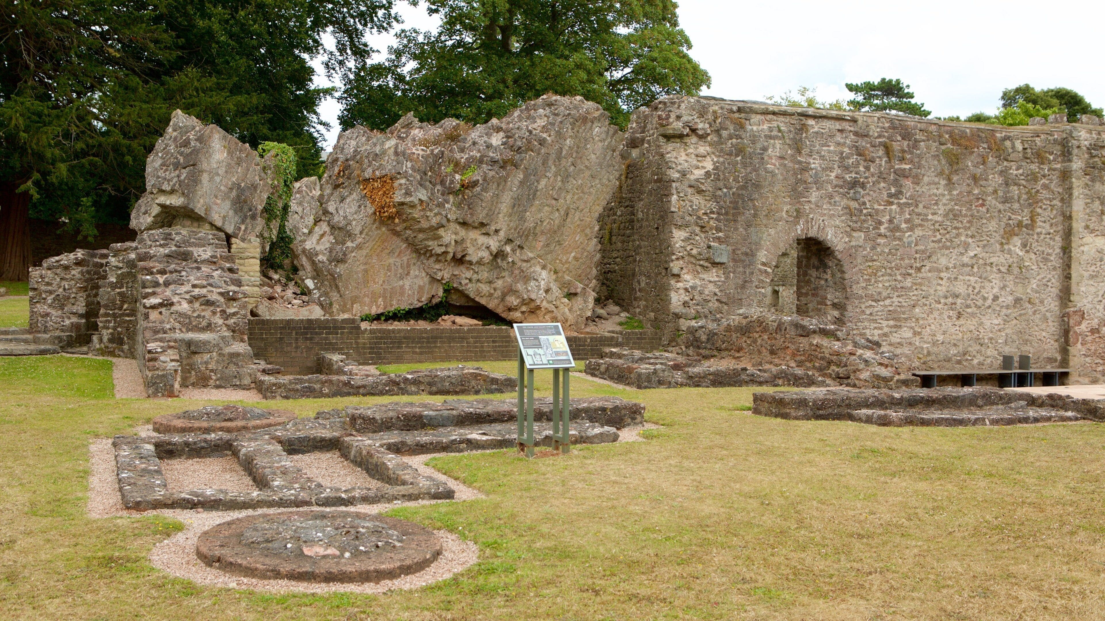 Torre Abbey featuring building ruins and heritage elements