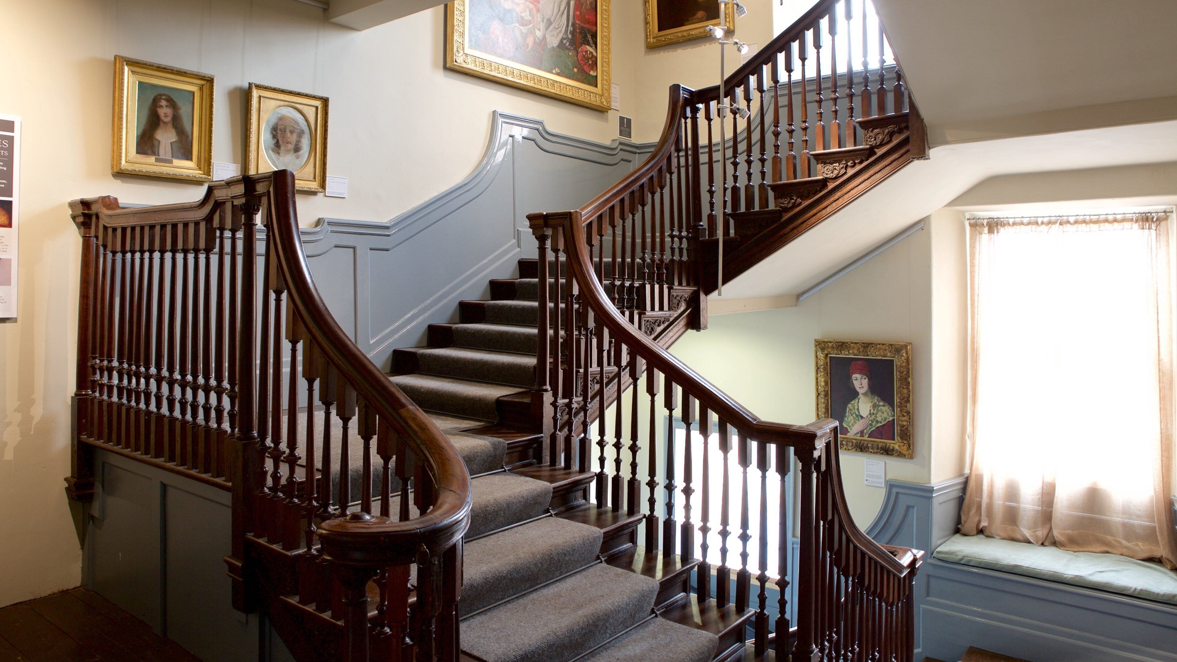 Torre Abbey mostrando vistas de interior