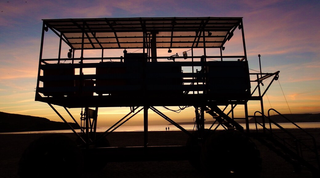 This tractor takes guests over to Burgh Island when the sea covers the beach cutting off the island. It's height is emphasised by the couple on the beach behind! The art deco hotel on the island is beautiful, and there's a big car park and excellent cafe. #perspective