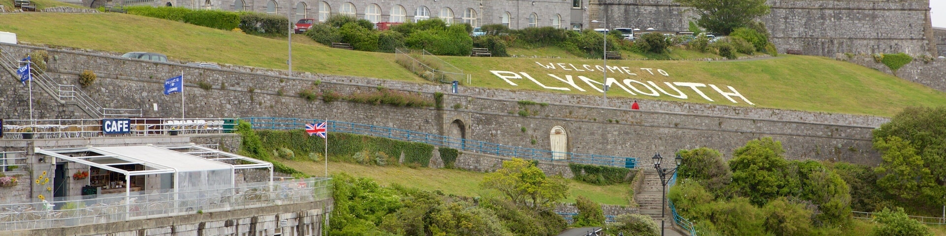 Royal Citadel showing chateau or palace