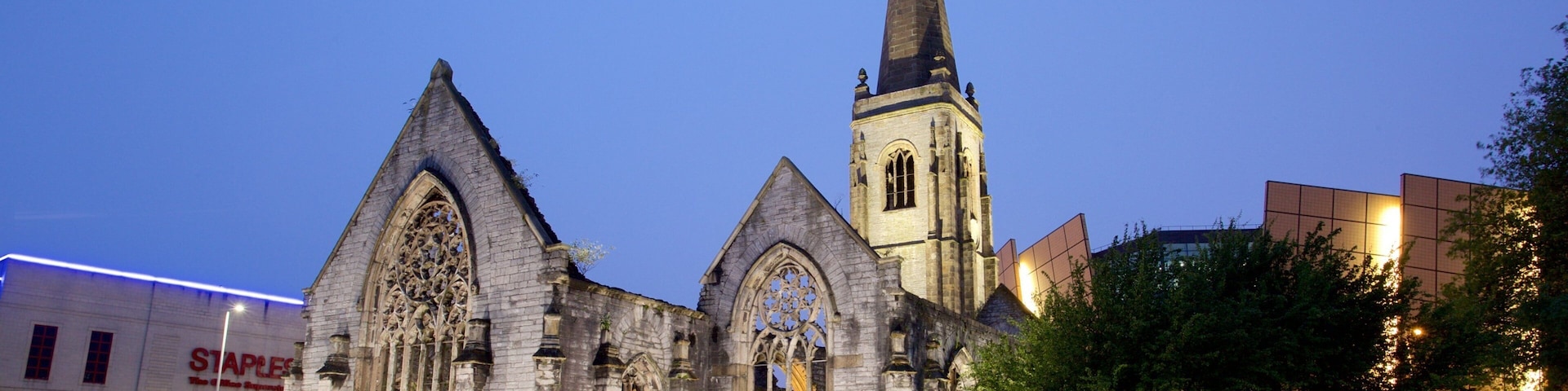 Charles Church mostrando uma igreja ou catedral