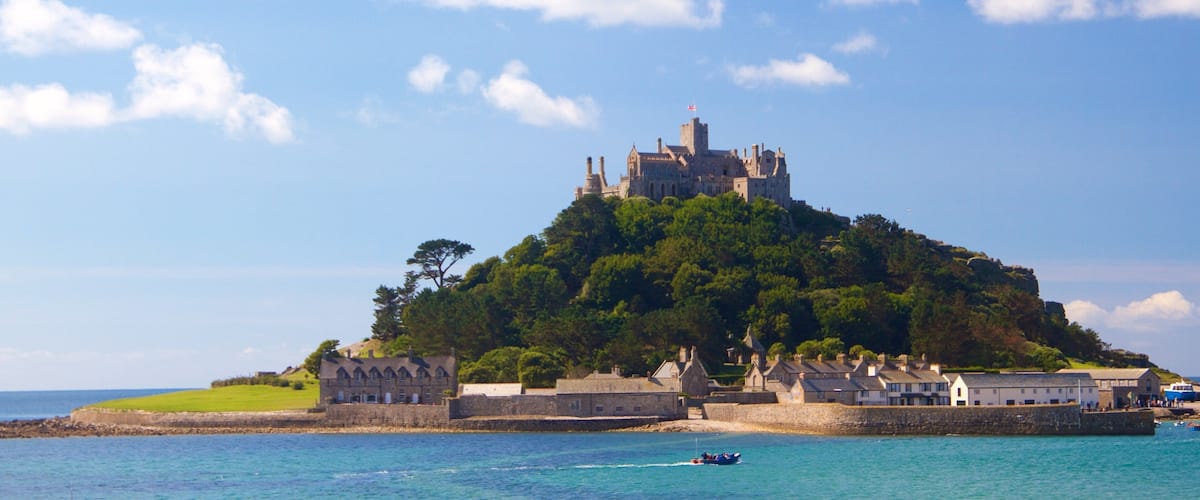 St. Michael\'s Mount mostrando vistas de una isla, elementos del patrimonio y vistas generales de la costa
