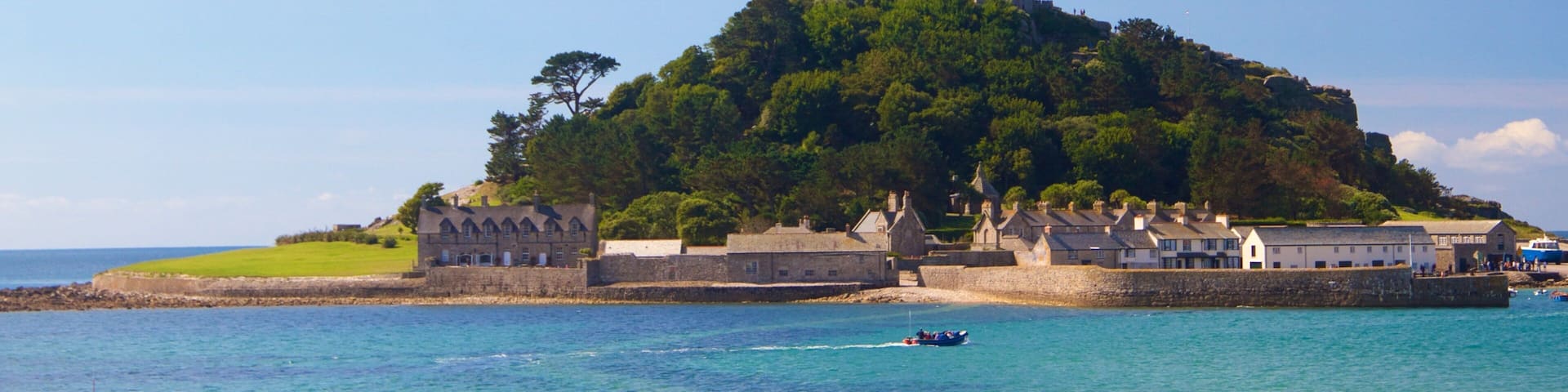 St. Michael\'s Mount featuring general coastal views, heritage elements and château or palace