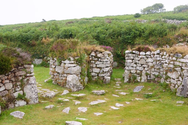 Village protohistorique de Chysauster mettant en vedette patrimoine historique et ruine