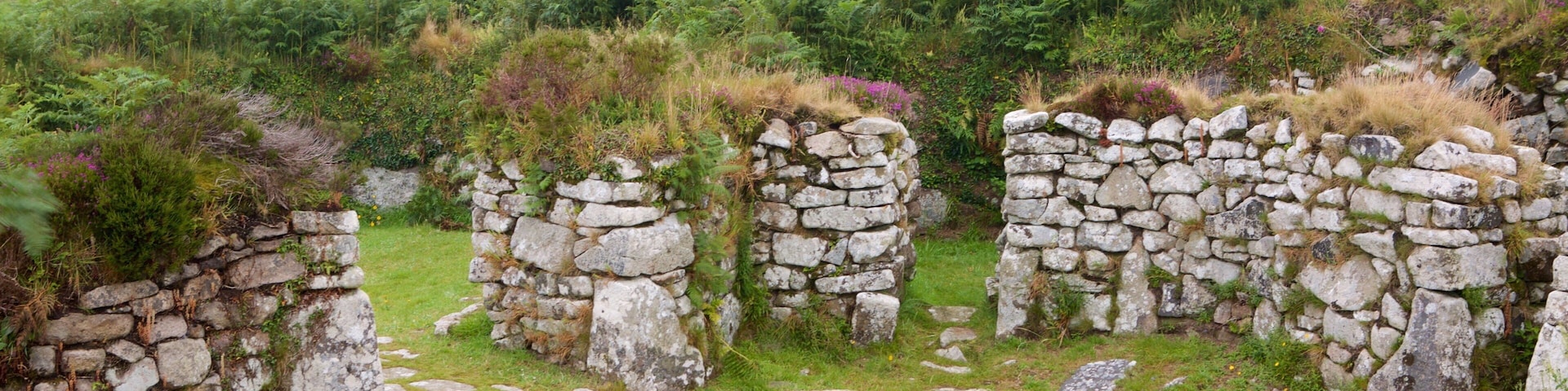 Chysauster Ancient Village que incluye ruinas de un edificio y elementos patrimoniales
