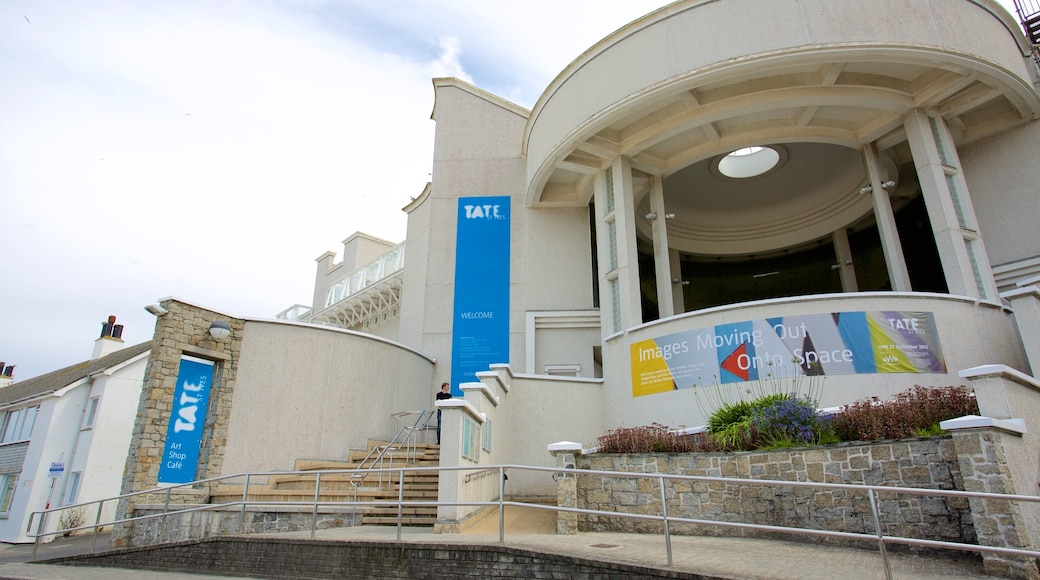 Tate St. Ives featuring heritage architecture and signage