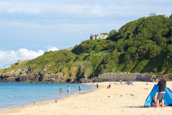 Porthminster Beach das einen Strand und Schwimmen