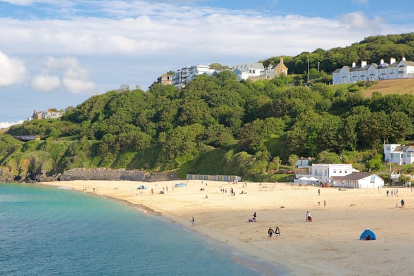 Porthminster Beach che include spiaggia sabbiosa e località costiera