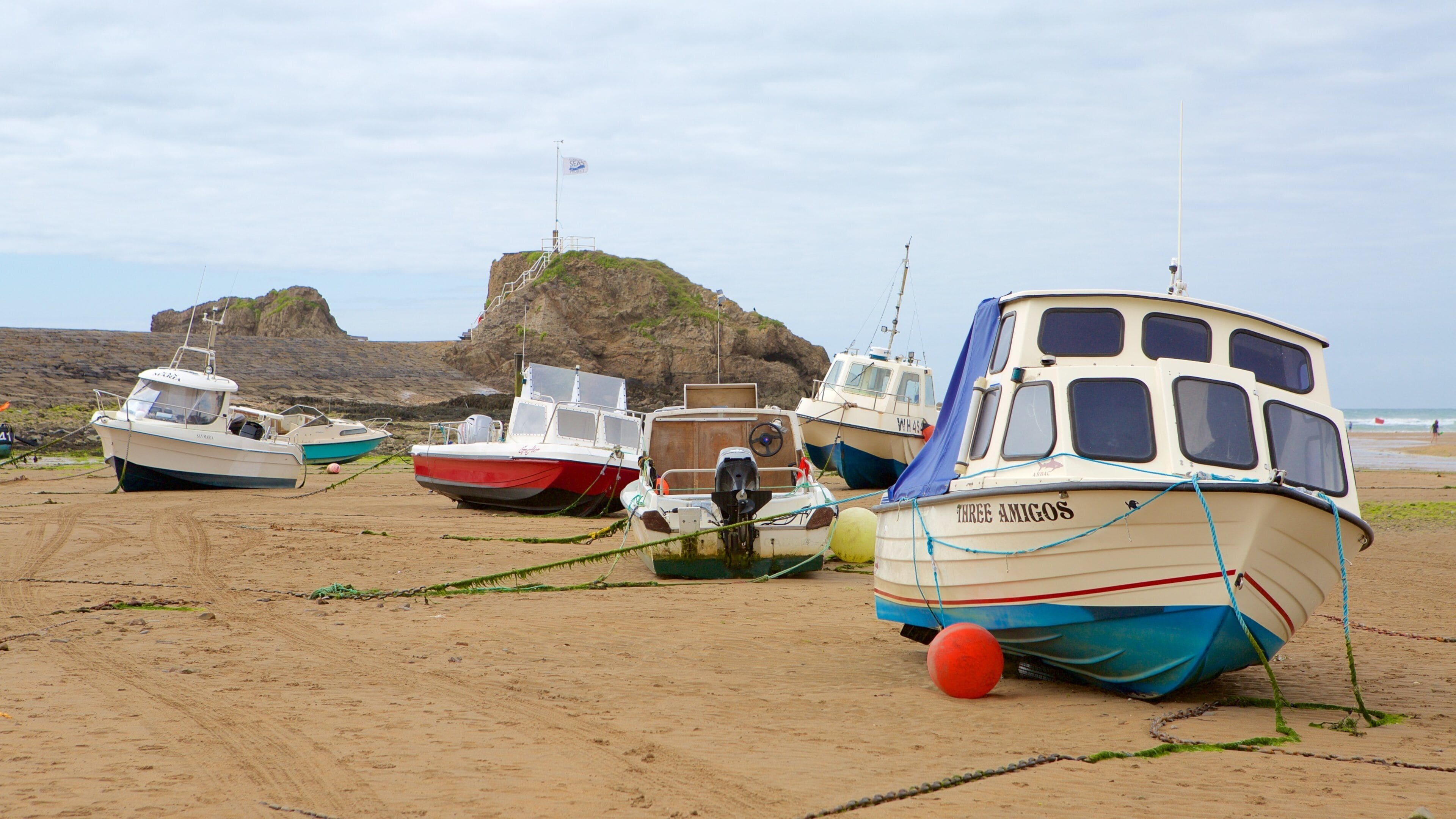 Bude Beach which includes boating and a beach