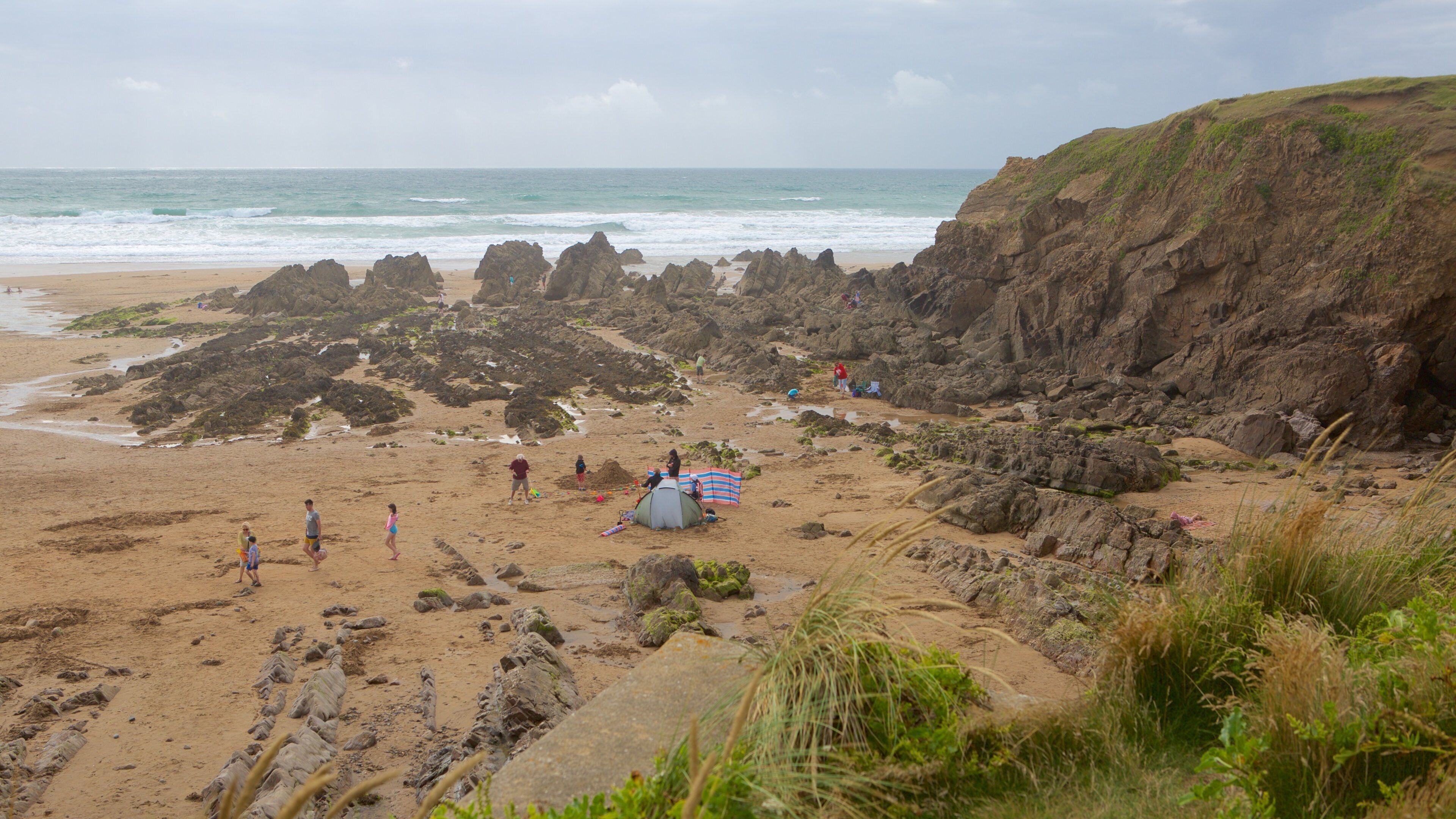 Crooklets 海灘 其中包括 綜覽海岸風景 和 海邊城市