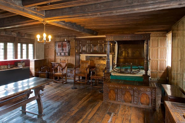 Christchurch Mansion welches beinhaltet Haus, Innenansichten und Geschichtliches