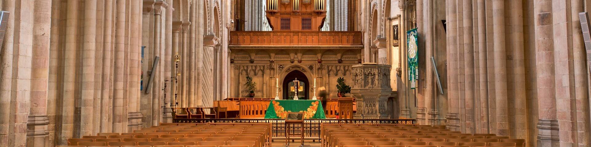 Norwich Cathedral showing heritage elements, interior views and a church or cathedral