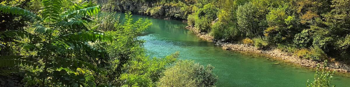 This bridge has the largest stone arch in the world anong railway brudges.