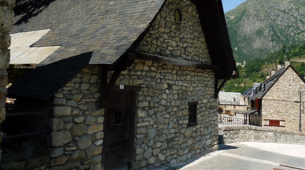 Capella de la Verge del Roser de Tredòs (Naut Aran)