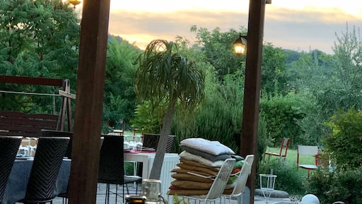 Love this place 👋