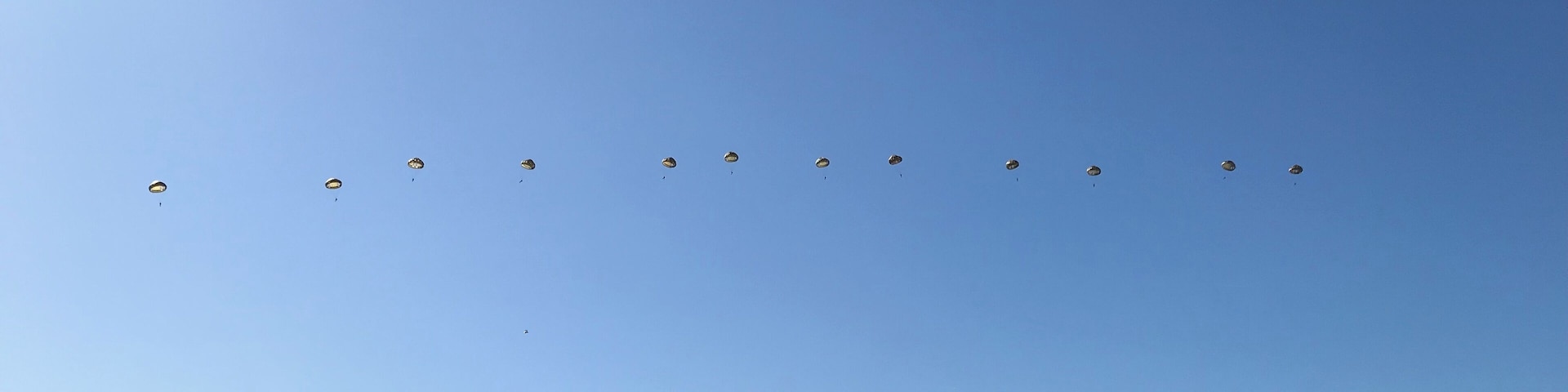 Airborne parachute drop for the 75th anniversary