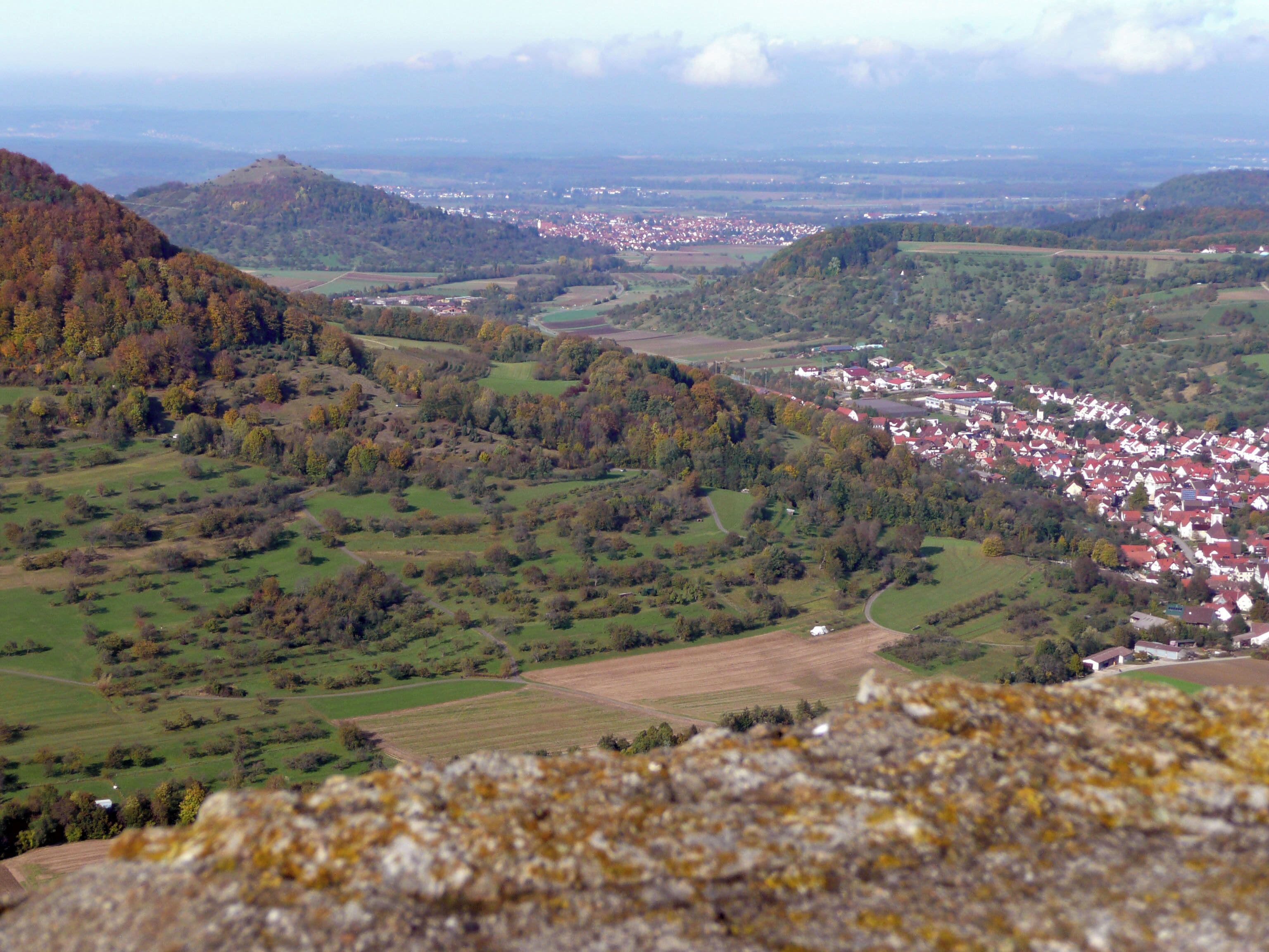 Blick von der Ruine Reußenstein (erbaut 1270 als Ministerialburg, Herrschaft Teck, Kontrolle des Albaufstiegs bis in das Spätmittelalter)