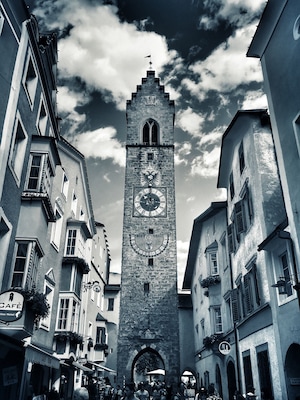 Located in the Sud-Tyrol the town of Vipiteno sits in a valley surrounded by mountains, the old town is dominated by this impressive tower