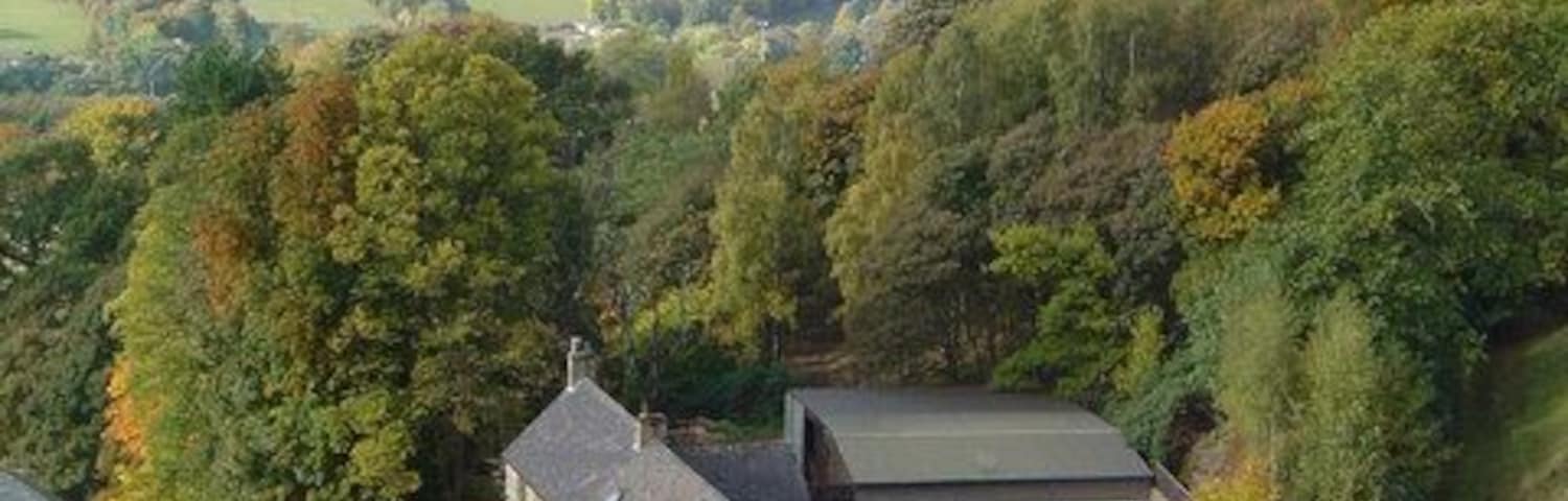 Mam Tor and Lose Hill Photograph taken from Win Hill just above Twitchill Farm looking West.