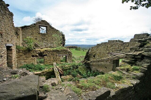 Edge Barn, the Ruin Adjacent to the bridleway from Twitchill to Aston.