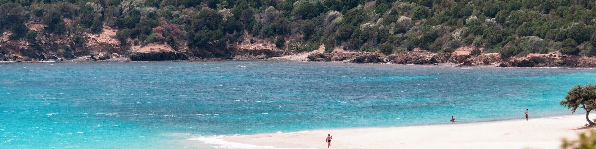 Spiagga Di Tuerredda, Sardinia, Italy.
A beautiful spit of sand.
#Blue #beachtips