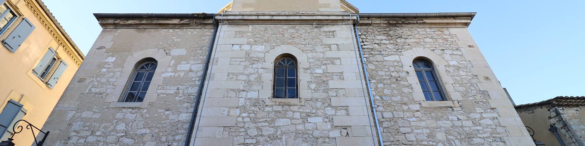 L'église Saint Jean Baptiste, construite au 19eme siecle, vue de l'extérieur, ville de Pierrelatte, département de la Drôme, France