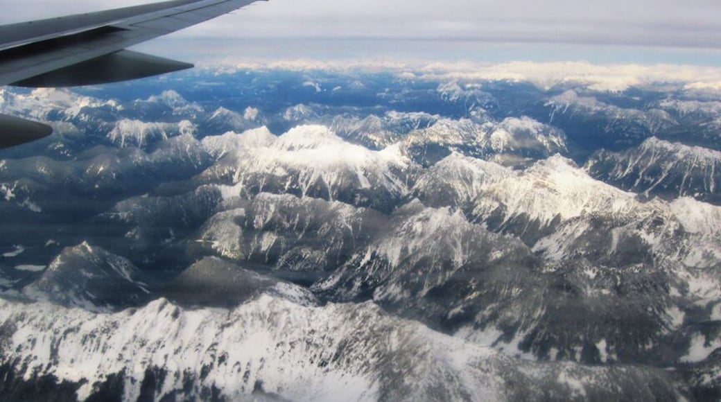 Flying over the Cascades on the way to Seattle. #snow