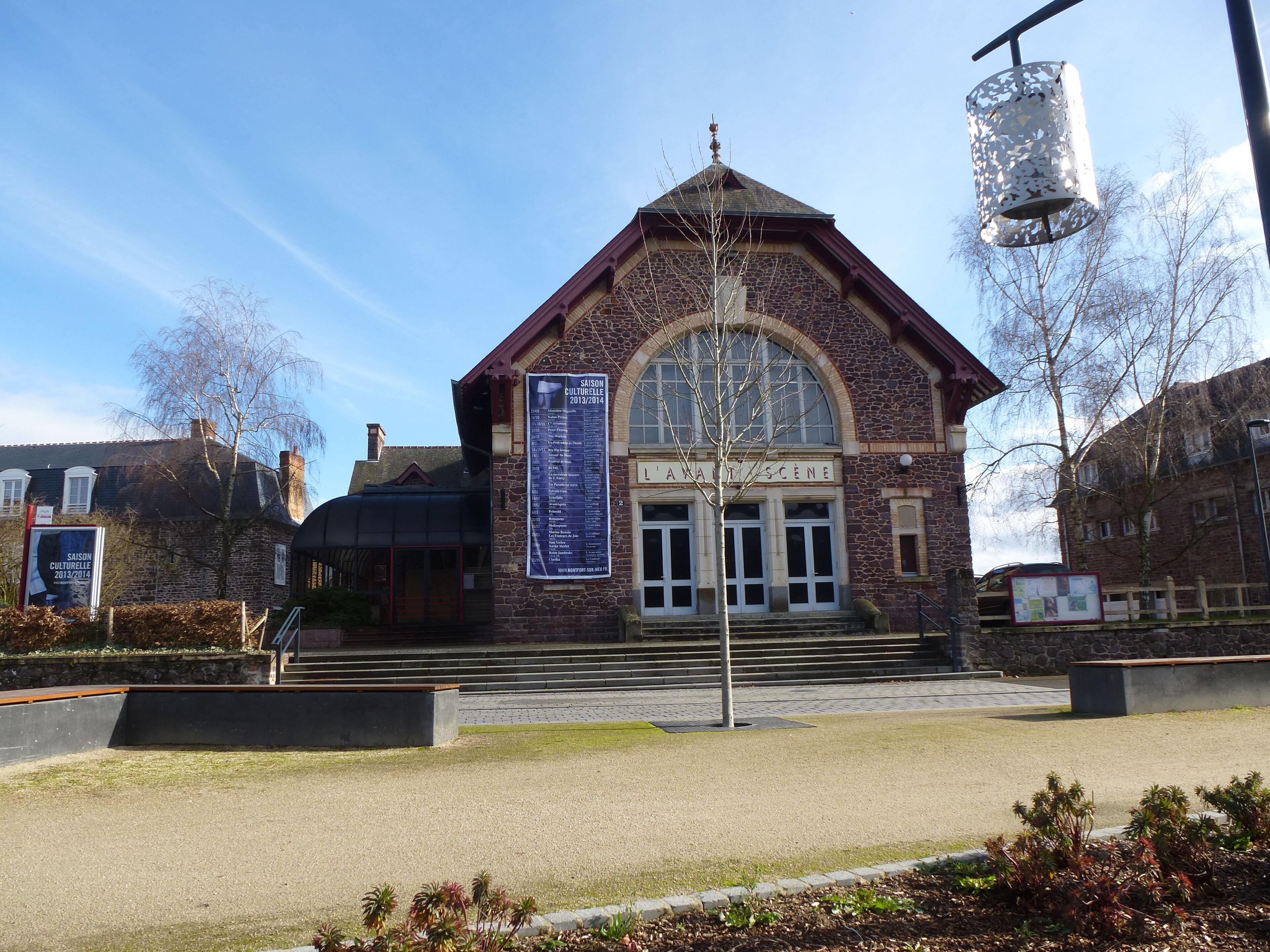 " L'Avant-Scène " à Monfort-sur-Meu