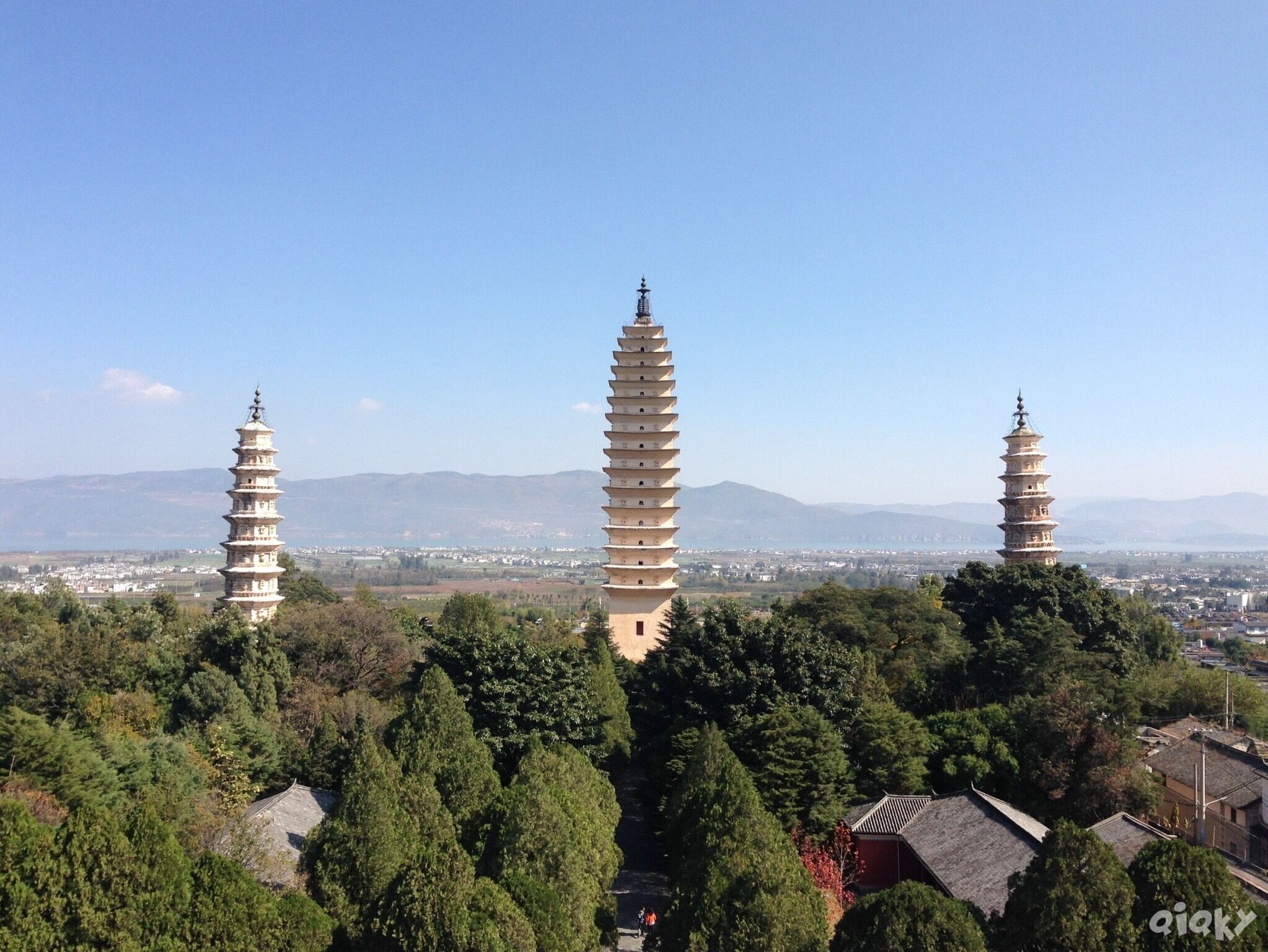 Three Pagodas of Chongsheng Temple are made of brick and covered with white mud. #ThreePagodas #China