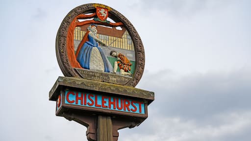 Chislehurst, Kent, UK: Chislehurst old village sign at Royal Parade. Chislehurst is in the Borough of Bromley, Greater London.