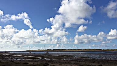 Quite a view over this Roman settlement harbour of Ravenglass in Cumbria. Formerly known as Glannoventa.
#cumbria #ravenglass
