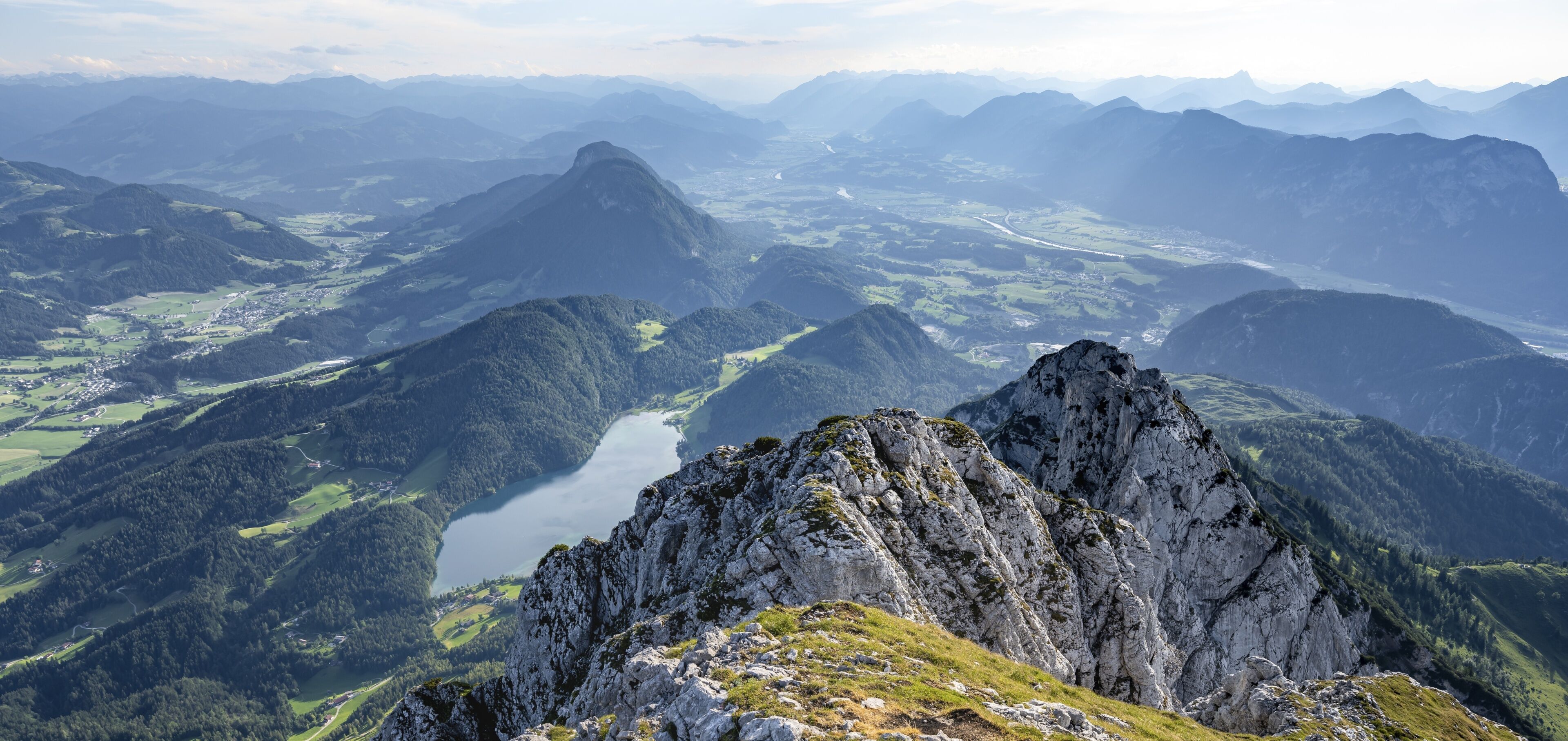 View from the summit of the Scheffauer on Hintersteiner See and Inntal, Kaisergebirge, Wilder Kaiser, Kitzbühler Alpen, Tyrol, Austria