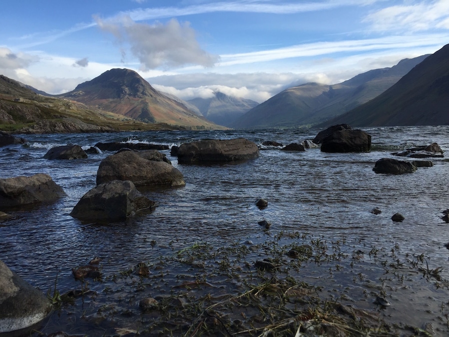 It's been photographed many times before, previously voted Britain's favourite beauty spot. Wasdale with England's deepest lake and highest mountain. #wasdale #cumbria