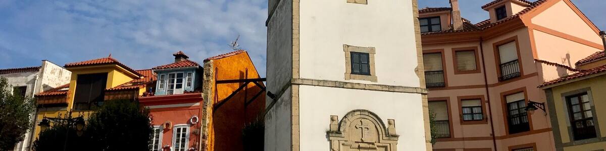 Luanco clock tower (la Torre'l Reló de Lluanco, in the Asturian language).