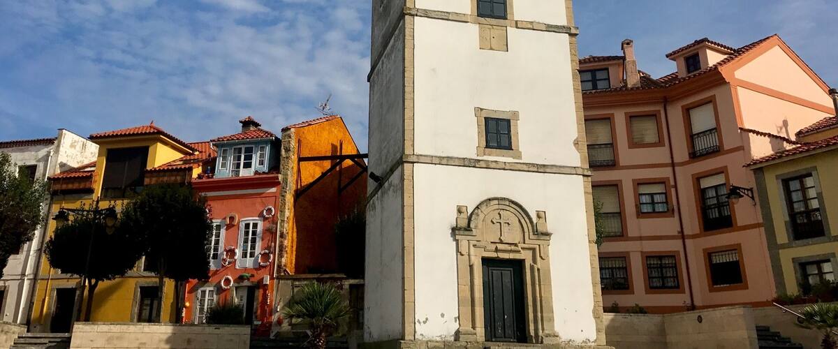 Luanco clock tower (la Torre'l Reló de Lluanco, in the Asturian language).