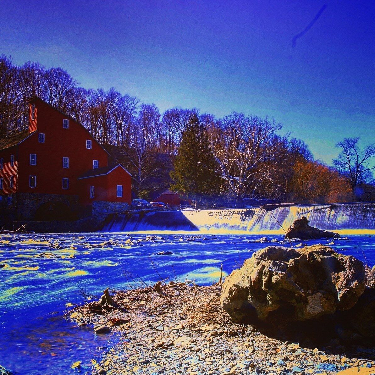 Will definitely come back to this place for sunset pics. Not a big loction but bice for a quick stop and a lot a small shop to check out