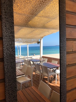 cool picture looking on the beach throu a mirror @ Waikiki Beach, Plage de Cupabia, Corsica