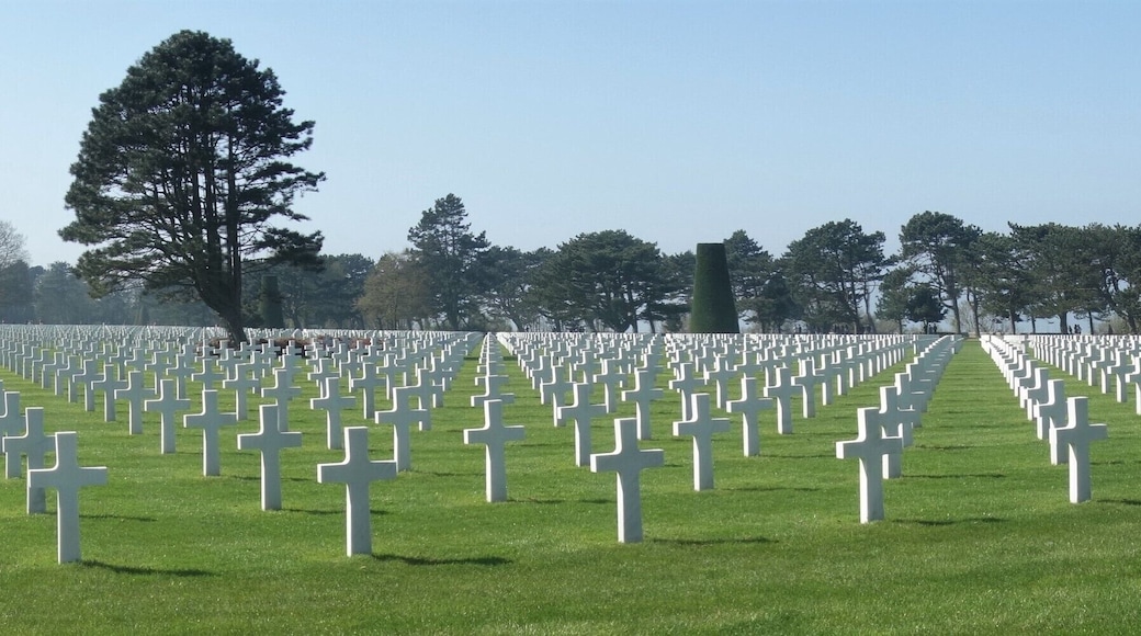 Normandy, traces of D-day
The impressive “Normandy American Cemetery and Memorial” covers 172 acres and contains the graves of 9,385 of US military dead, most of whom lost their lives in the D-Day landings and ensuing operations. #Omaha_Beach #D_day_Normandy