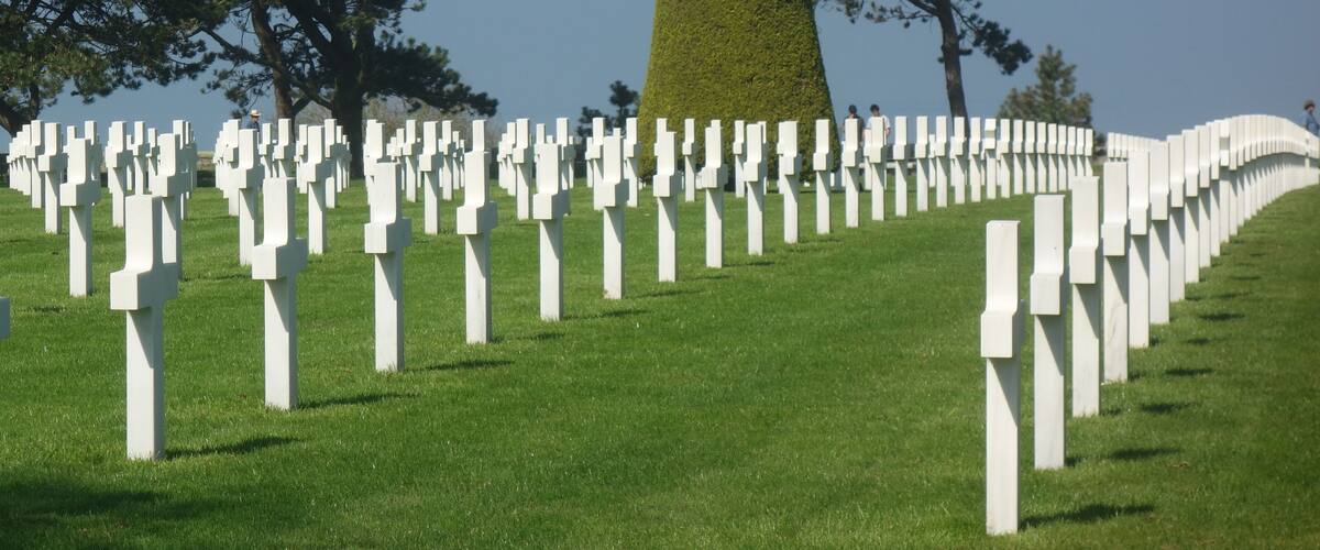 Normandy, traces of D-day.
June 6, 2019: 75th anniversary of D-day in Normandy.
The impressive “Normandy American Cemetery and Memorial” covers 172 acres and contains the graves of 9,385 of US military dead, most of whom lost their lives in the D-Day landings and ensuing operations. #Omaha_Beach #D_day_Normandy #History