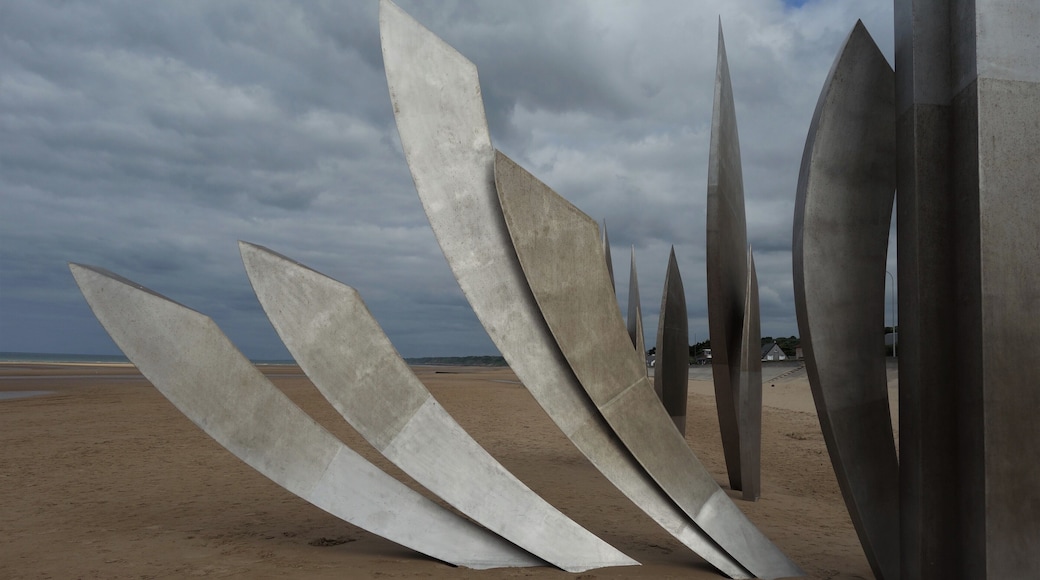 In a few weeks, on 6 June 2019, we commemorate the 75th anniversary of Operation Overlord, the Allied operation that launched the successful invasion of occupied Western Europe in 1944.
Photo: “Les Braves”, the Omaha Beach monument. #Omaha_Beach #D_day_Normandy